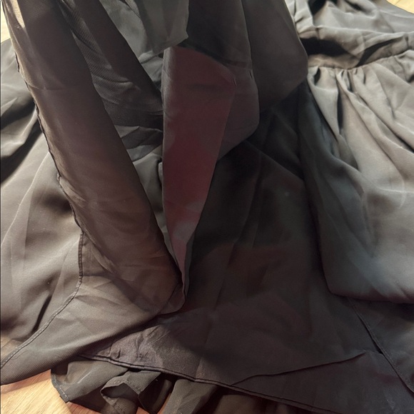 Elegant Black Dress - Picture 7 of 10